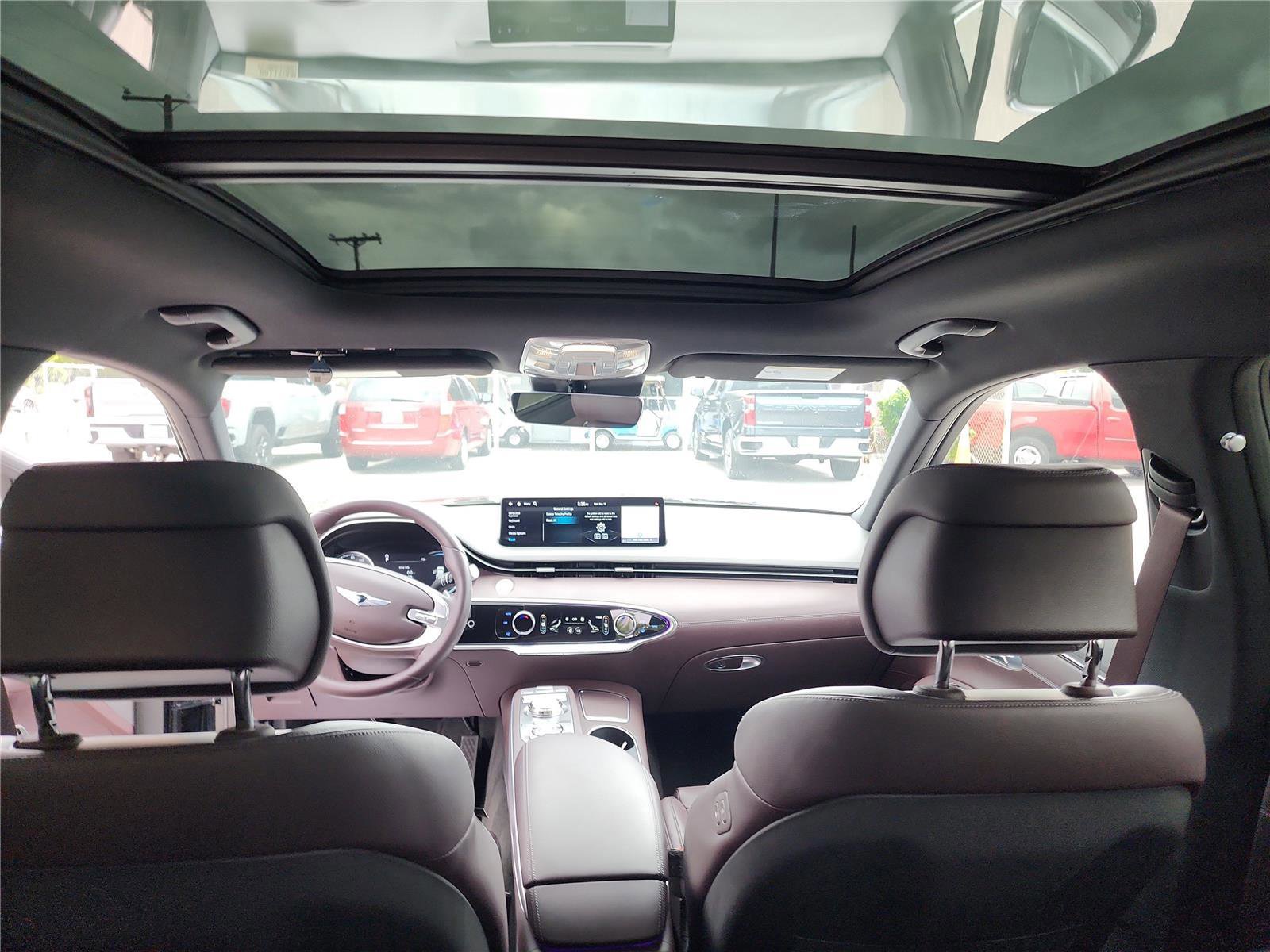 Used 2022 Genesis GV70 2.5T w/ Advanced Package image 24