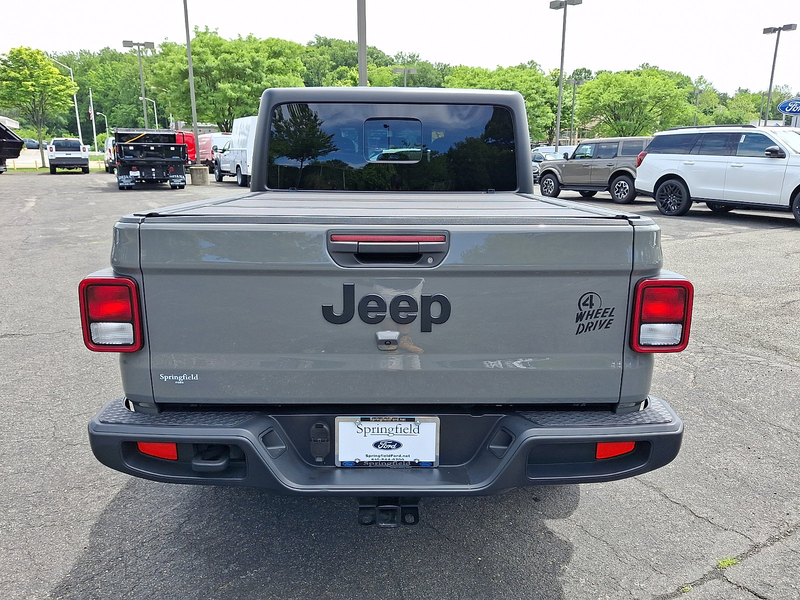 Used 2023 Jeep Gladiator Sport AWD/4WD image 5