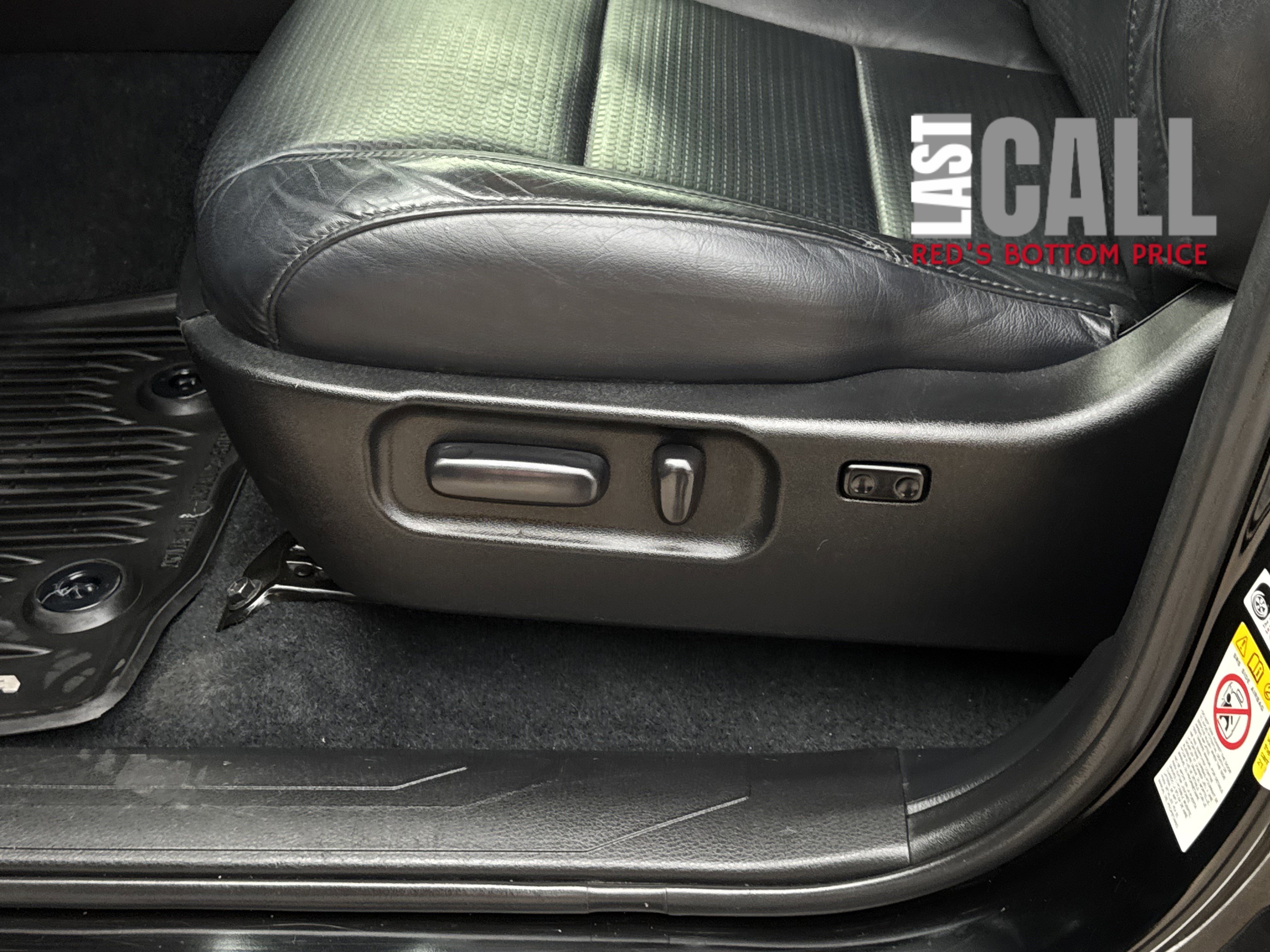 Used 2020 Toyota Tacoma Limited image 18