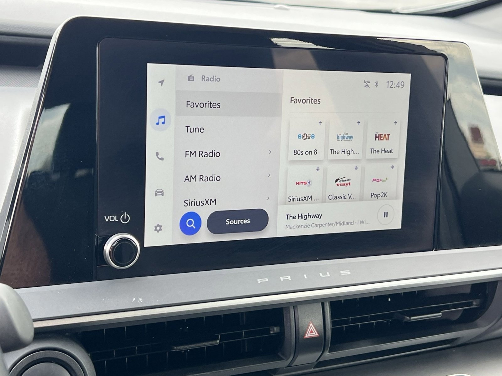 Used 2025 Toyota Prius LE image 18