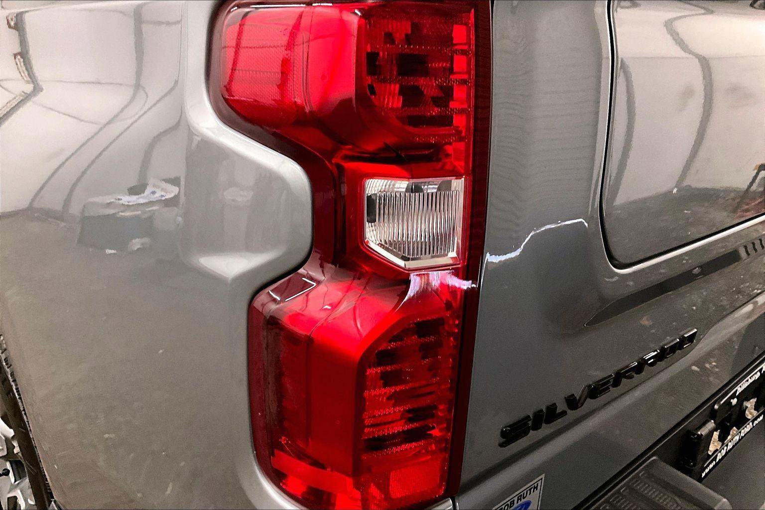 Used 2025 Chevrolet Silverado 1500 LT w/ Safety Package image 28