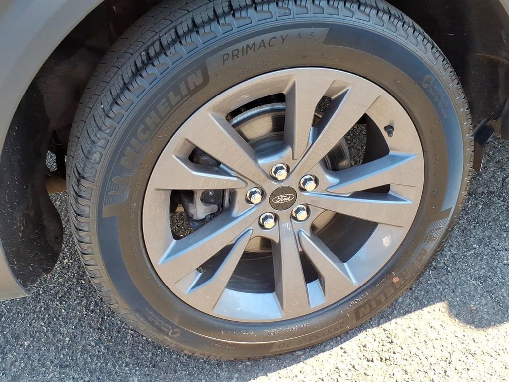 Certified 2023 Ford Explorer XLT w/ Equipment Group 202A AWD/4WD image 7