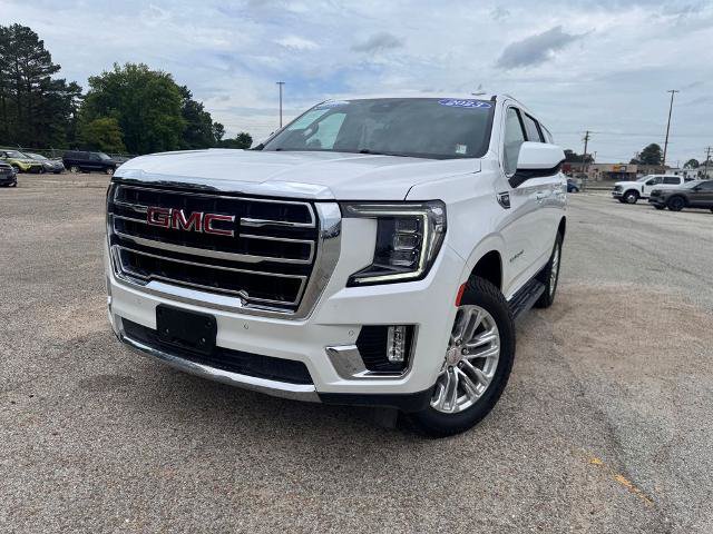 Used 2023 GMC Yukon SLT AWD/4WD image 1
