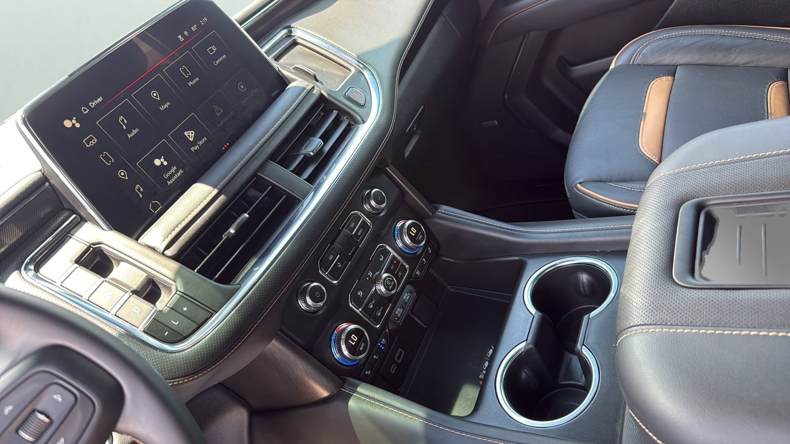 Used 2024 GMC Yukon AT4 w/ AT4 Premium Plus Package AWD/4WD image 20
