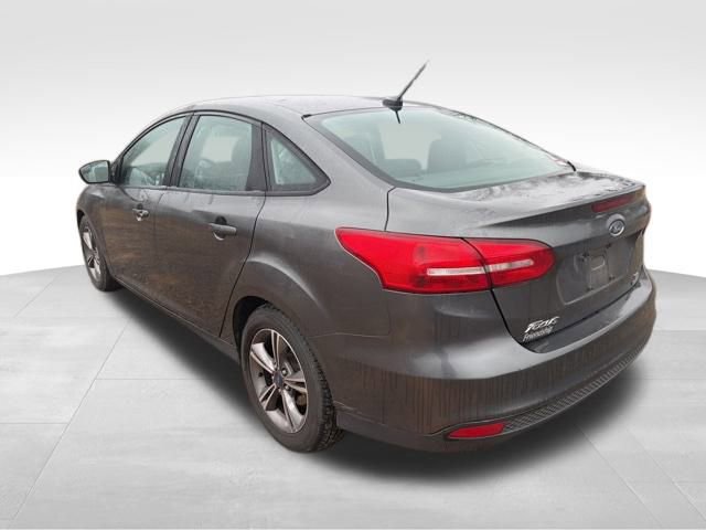 Certified 2018 Ford Focus SE w/ SE Appearance Package image 5