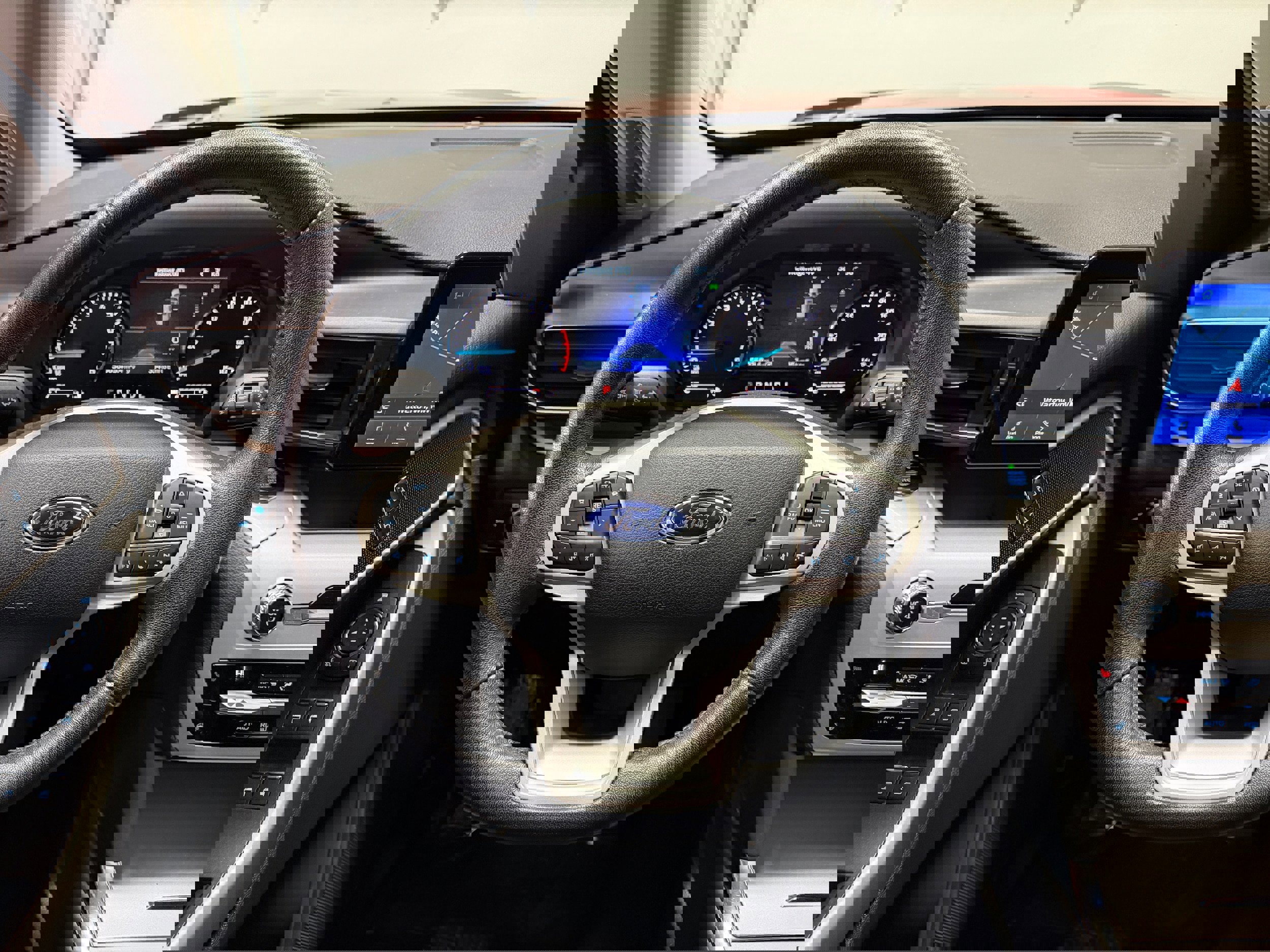 Certified 2021 Ford Explorer XLT w/ Equipment Group 202A image 15