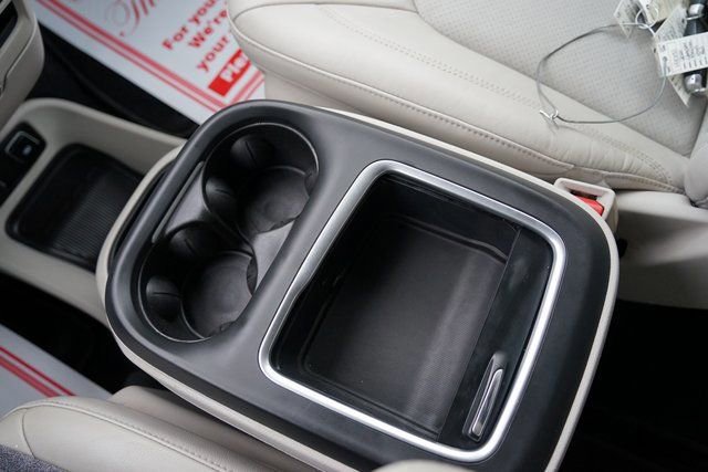 Used 2021 Chrysler Pacifica Touring-L image 19