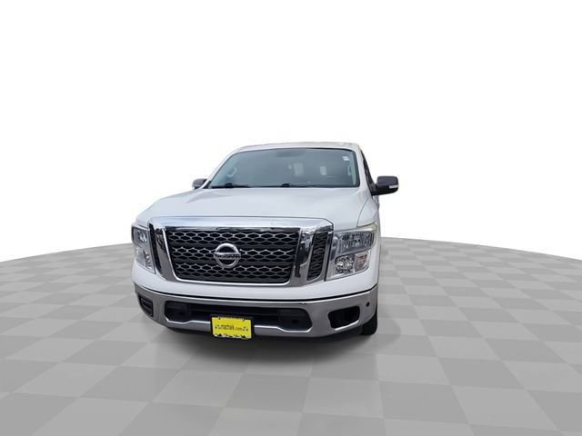 Used 2018 Nissan Titan SV w/ SV Convenience Package RWD image 3
