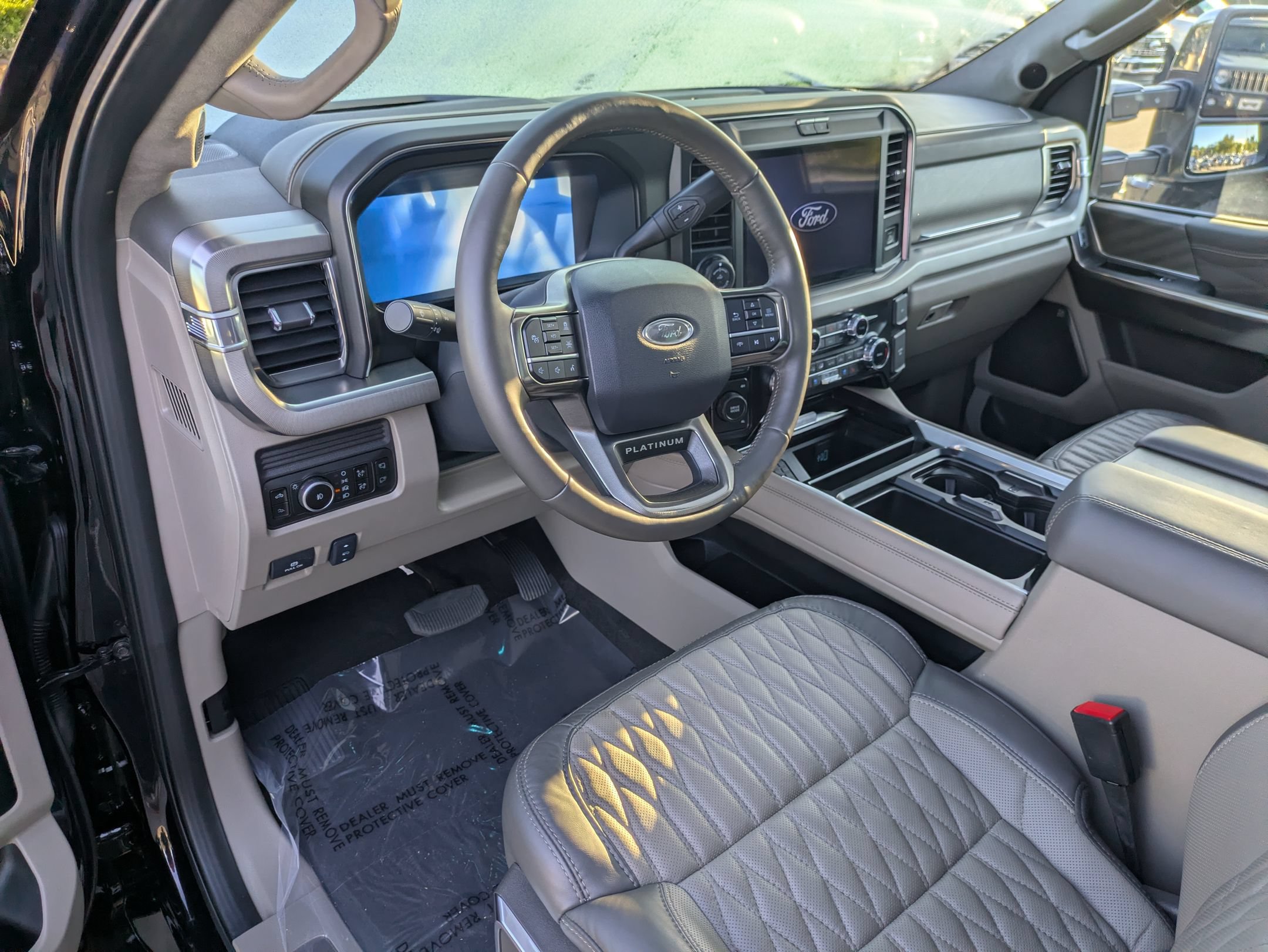 Certified 2025 Ford F450 Platinum w/ Platinum Plus Package AWD/4WD image 13