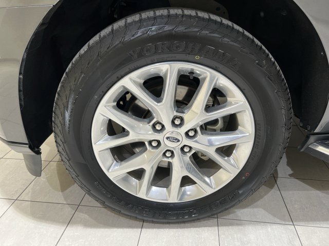 Certified 2020 Ford Expedition XLT w/ Equipment Group 202A AWD/4WD image 31