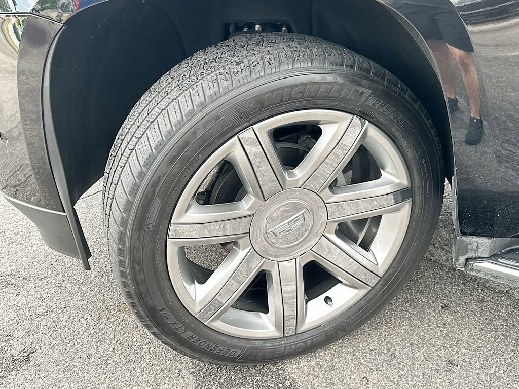Used 2019 Cadillac Escalade Luxury RWD image 24