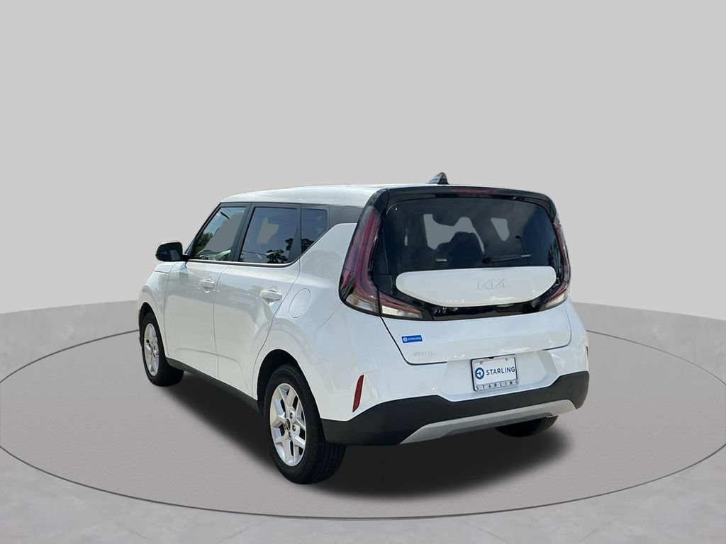 Used 2025 Kia Soul LX w/ LX Technology Package FWD image 7