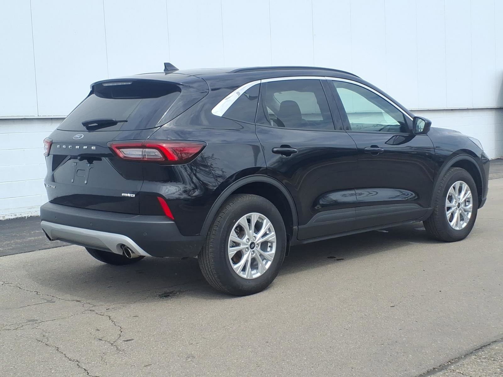 Certified 2023 Ford Escape Active w/ Tech Pack #2 image 4