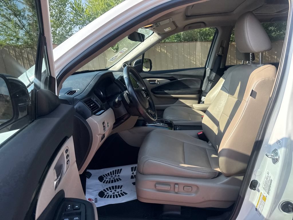 Used 2021 Honda Pilot Touring image 12