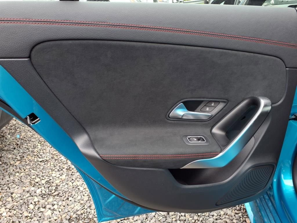 Used 2024 Mercedes-Benz CLA 250 4MATIC image 9