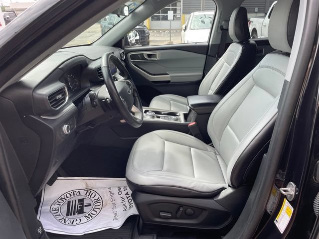 Certified 2021 Ford Explorer XLT w/ Equipment Group 202A AWD/4WD image 14