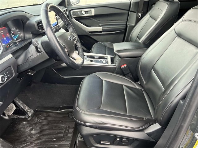 Certified 2022 Ford Explorer XLT w/ Equipment Group 202A image 21
