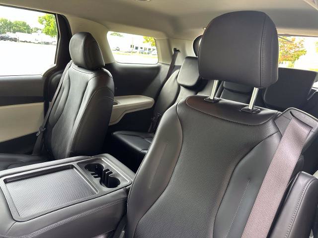 Used 2024 Kia Carnival LX FWD image 27