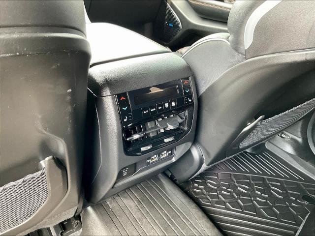Used 2022 Jeep Grand Cherokee Summit AWD/4WD image 12
