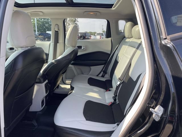 Used 2018 Jeep Compass Latitude w/ Popular Equipment Group FWD image 10