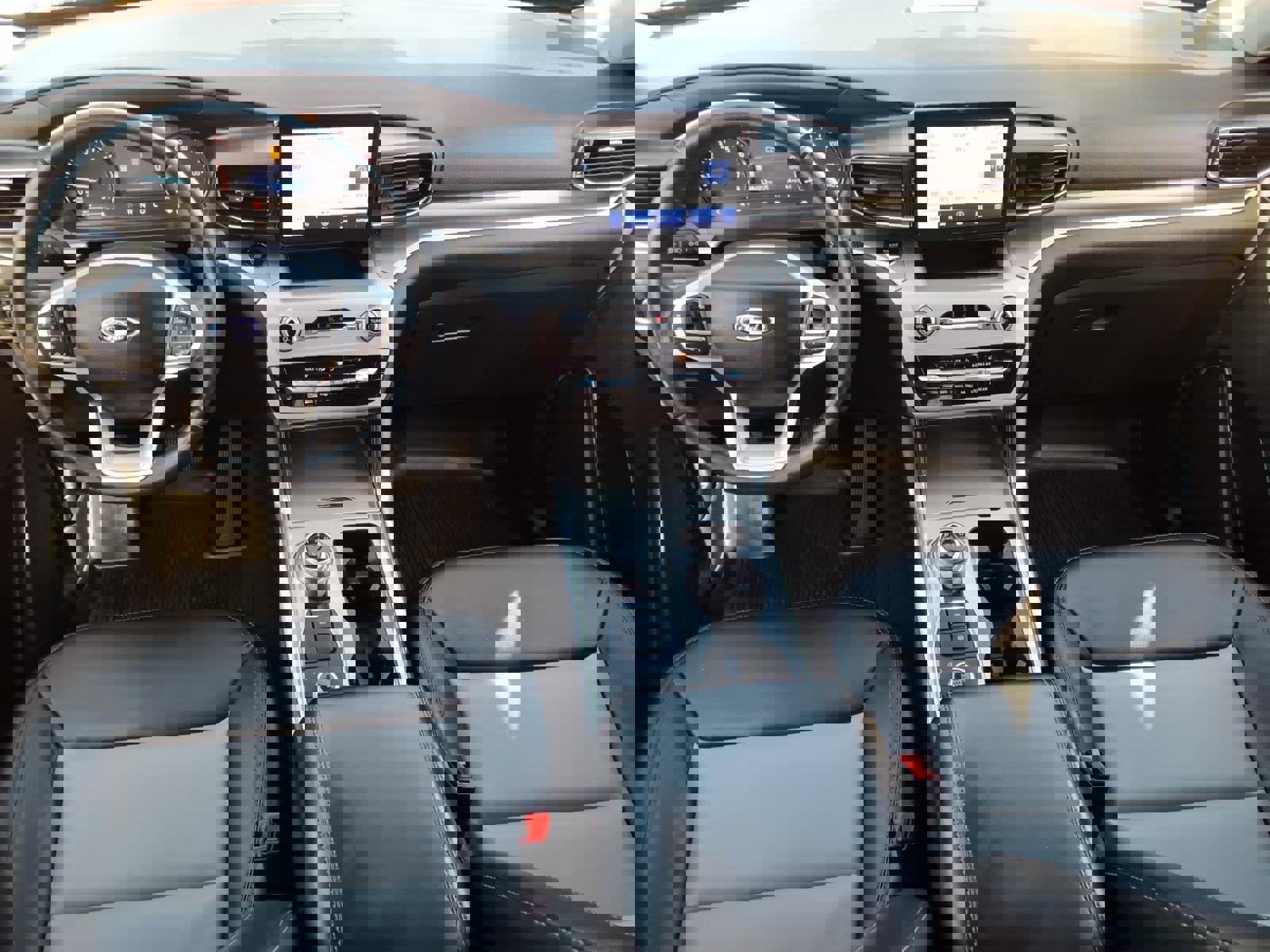 Certified 2023 Ford Explorer XLT w/ Equipment Group 202A image 20