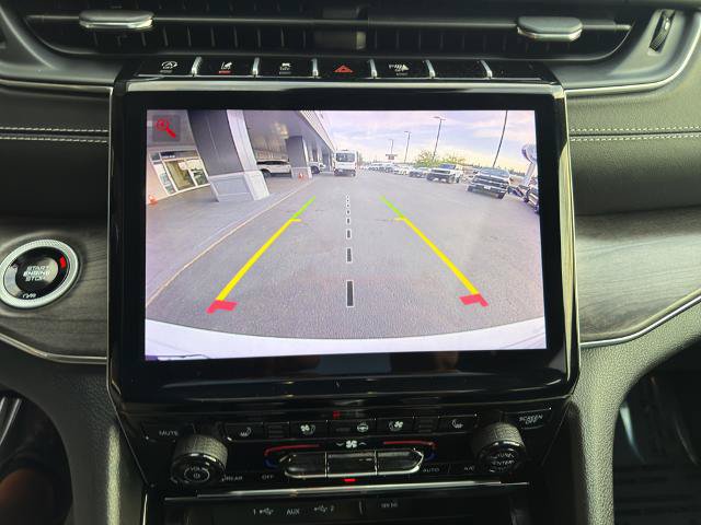 Used 2024 Jeep Grand Cherokee Overland AWD/4WD image 26