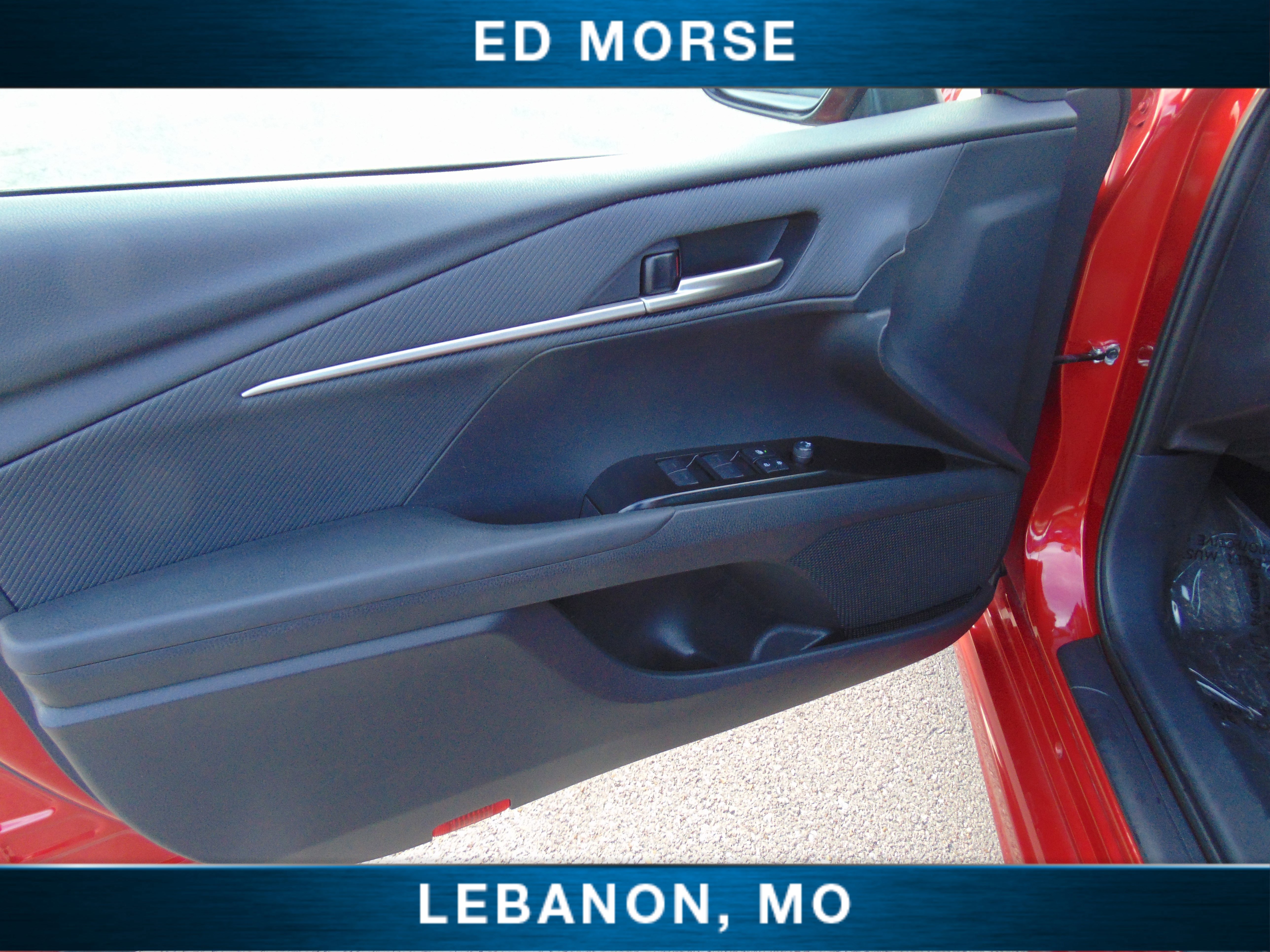 Used 2025 Toyota Camry SE image 17