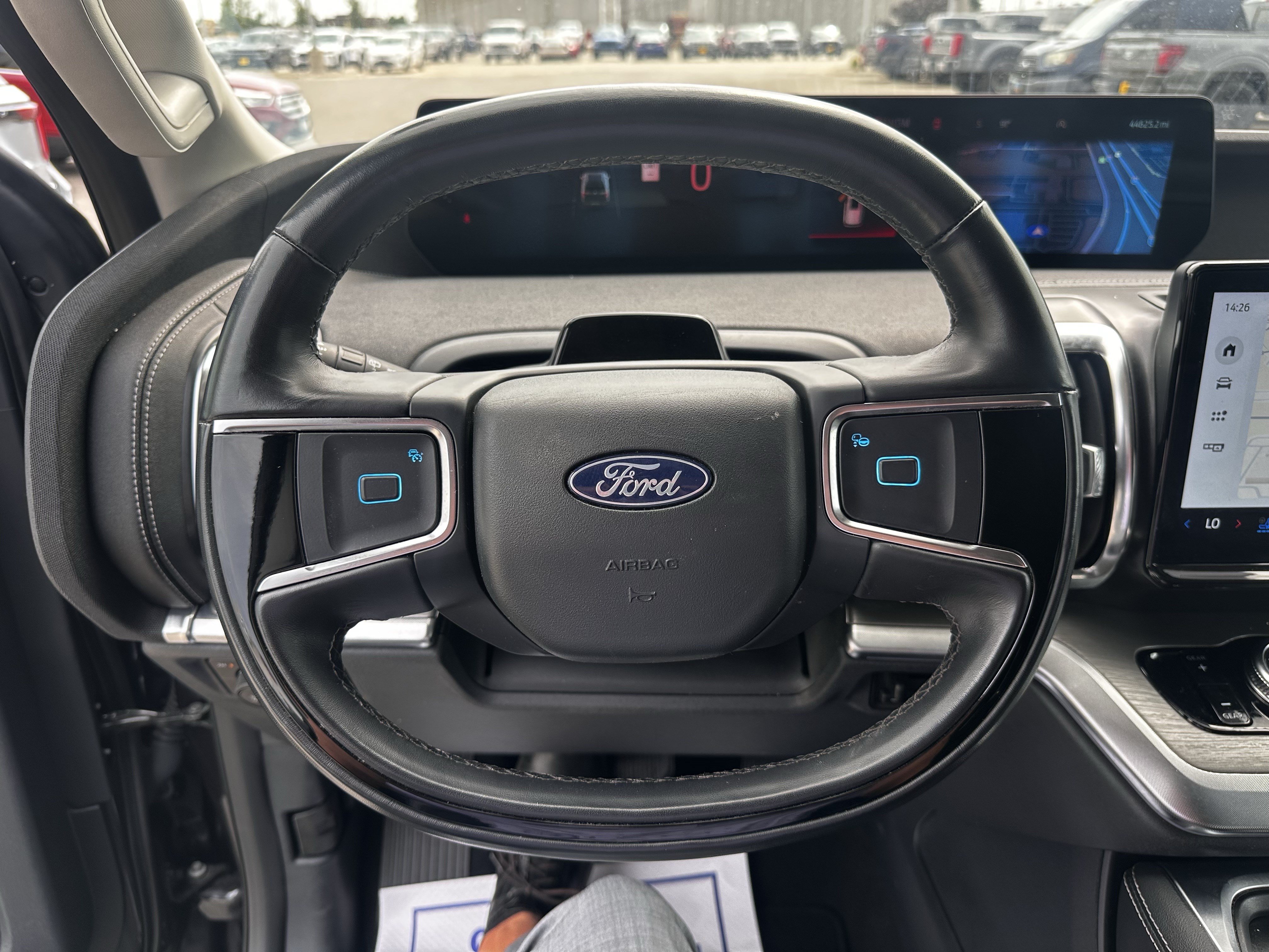 Certified 2025 Ford Expedition Max Platinum w/ Driver's Package AWD/4WD image 15