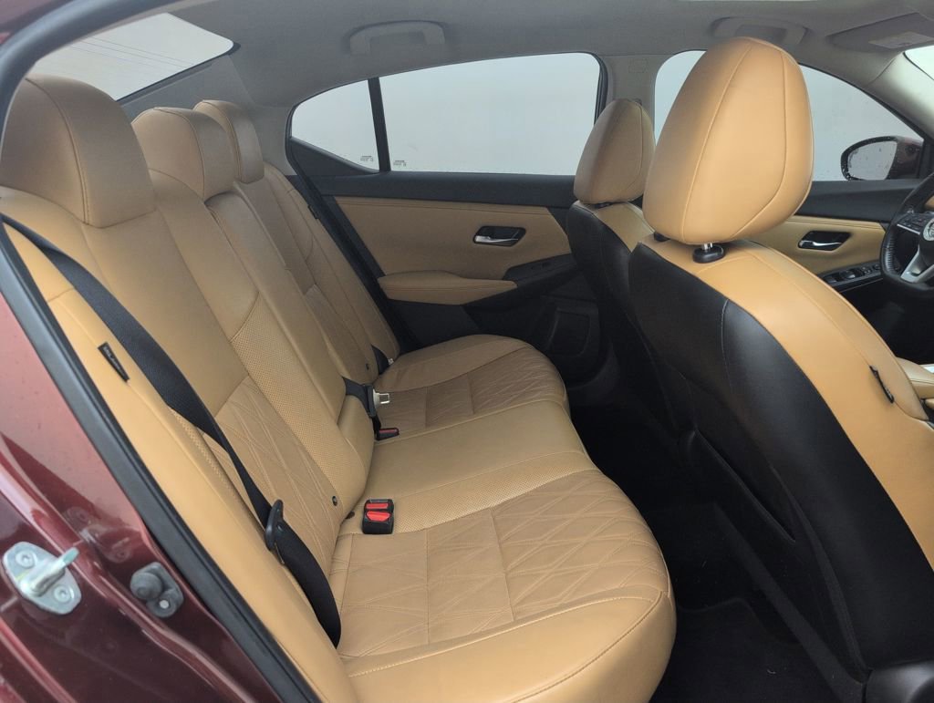 Used 2022 Nissan Sentra SV w/ SV Premium Package image 18