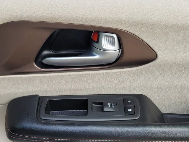 Used 2019 Chrysler Pacifica Touring-L Plus w/ Tire & Wheel Group image 13