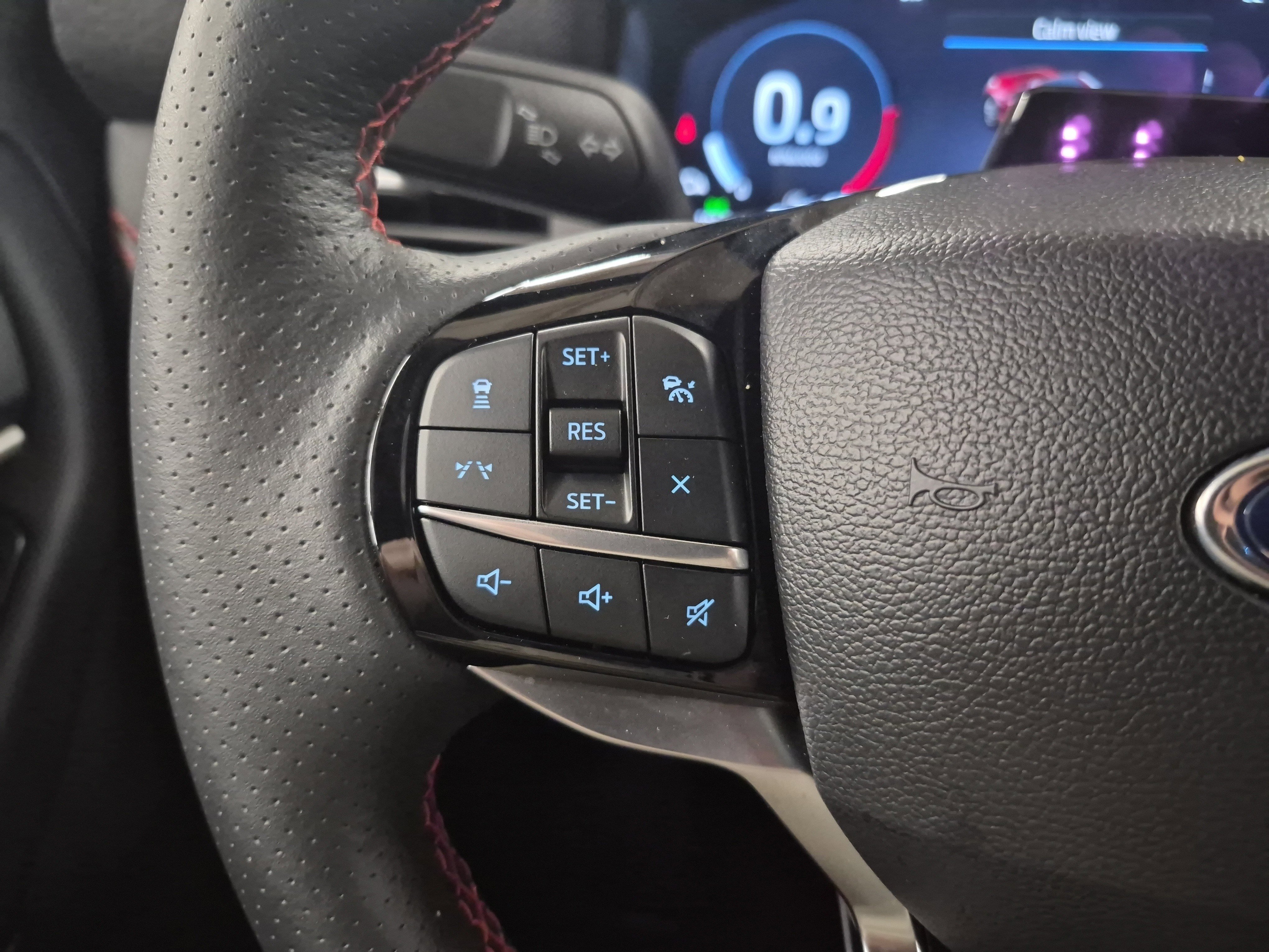 Certified 2025 Ford Explorer ST-Line image 27