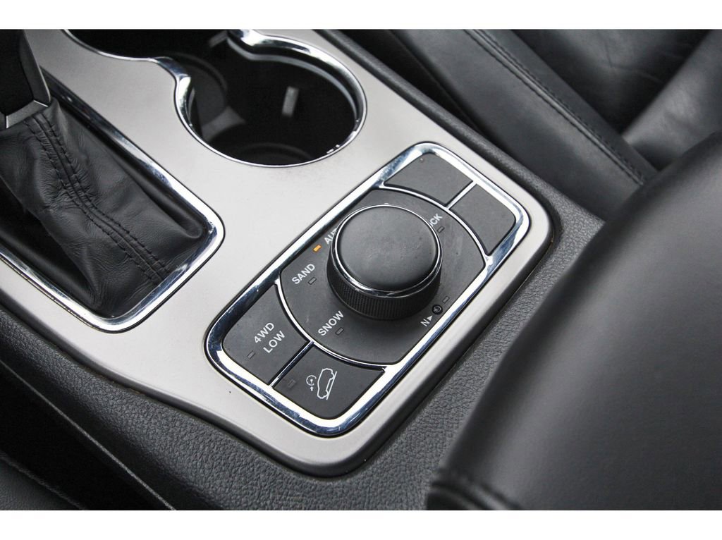 Used 2021 Jeep Grand Cherokee Limited AWD/4WD image 27