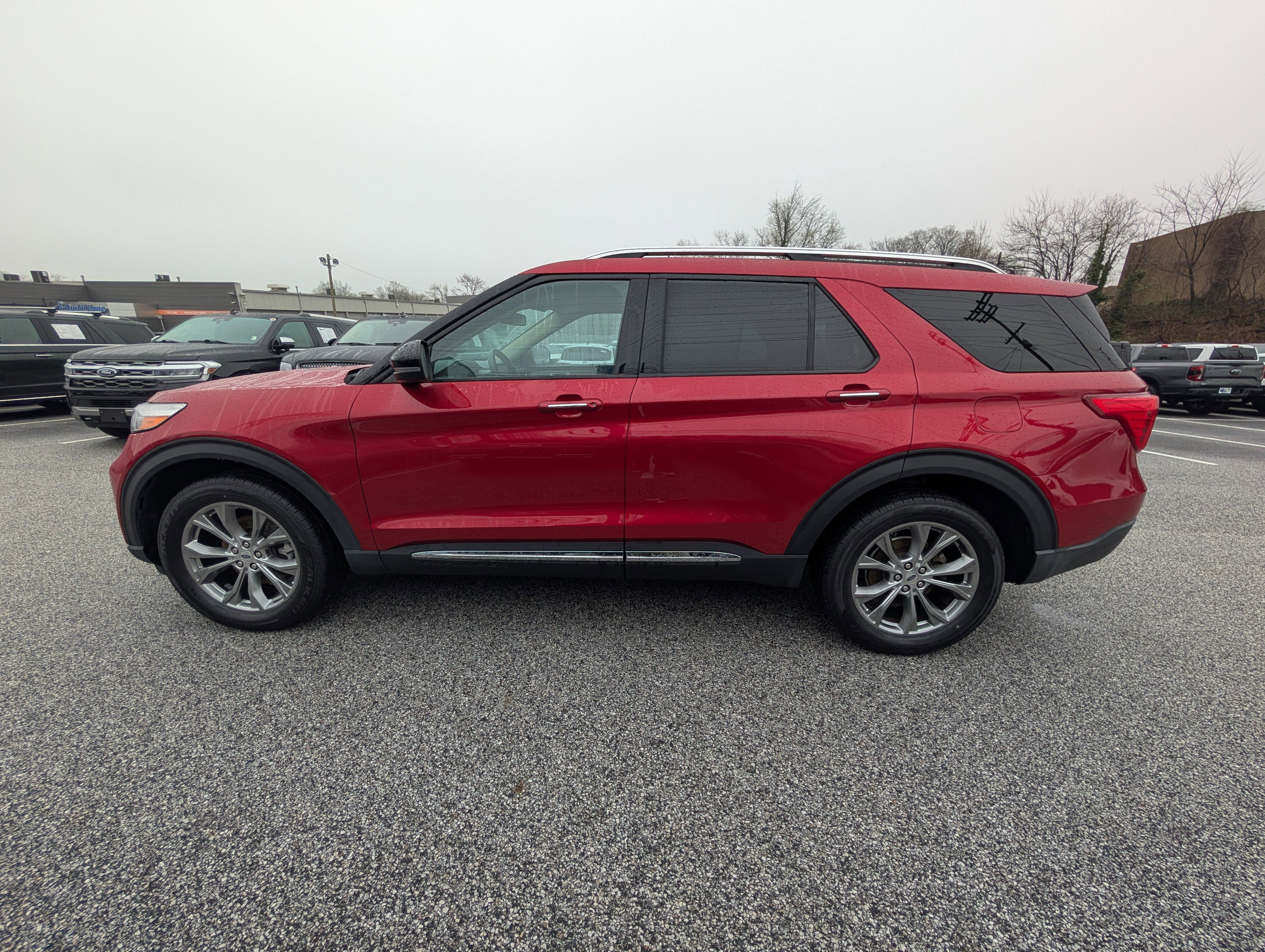 Certified 2022 Ford Explorer Limited w/ Equipment Group 301A image 3