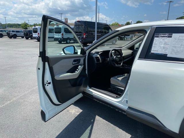 Used 2023 Nissan Rogue SV FWD image 10