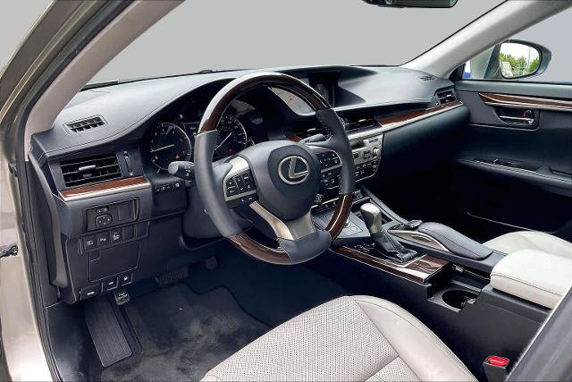 Used 2017 Lexus ES 350 w/ Luxury Package FWD image 17