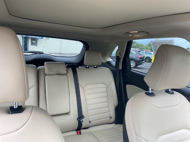 Certified 2024 Ford Edge SEL w/ Convenience Package AWD/4WD image 12