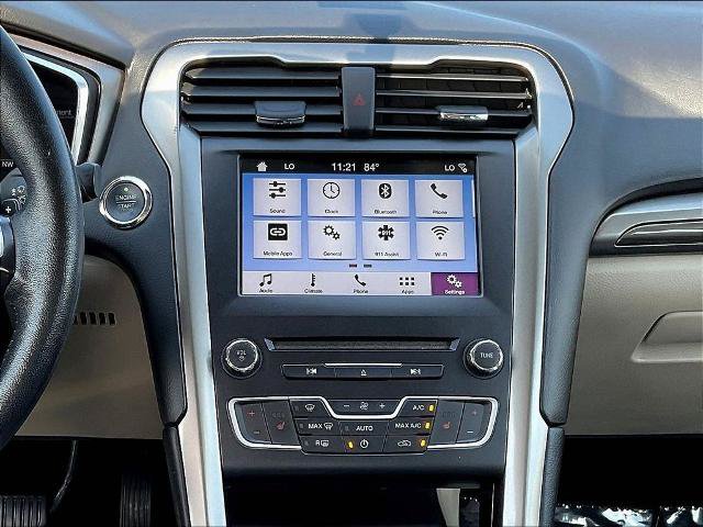 Certified 2017 Ford Fusion SE w/ Fusion SE Technology Package FWD image 9