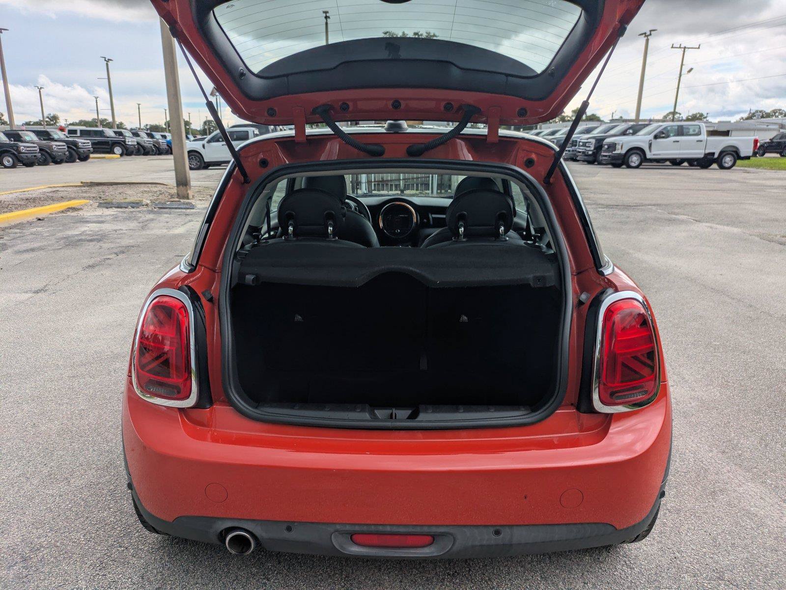 Used 2019 MINI Cooper 2-Door Hardtop FWD image 14