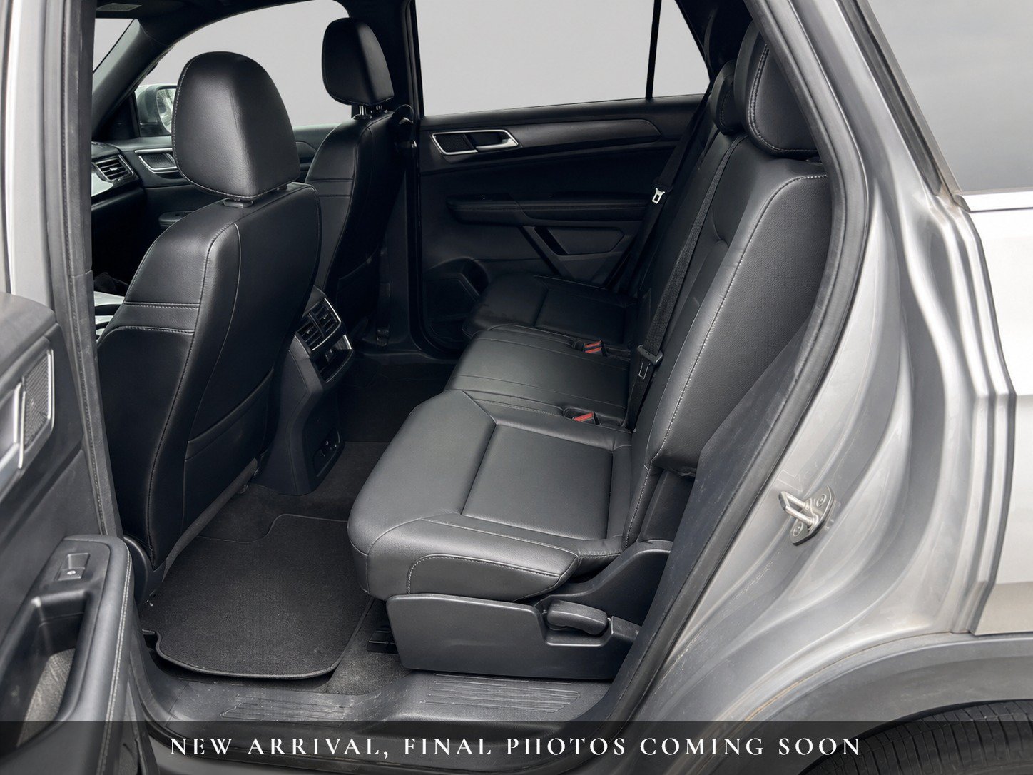 Used 2024 Volkswagen Atlas Cross Sport SE FWD image 8