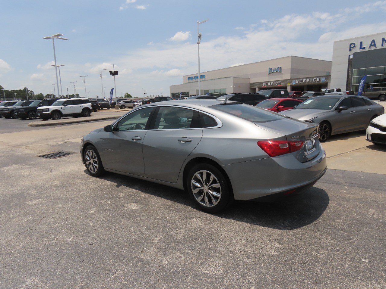 Used 2025 Chevrolet Malibu LT FWD image 16
