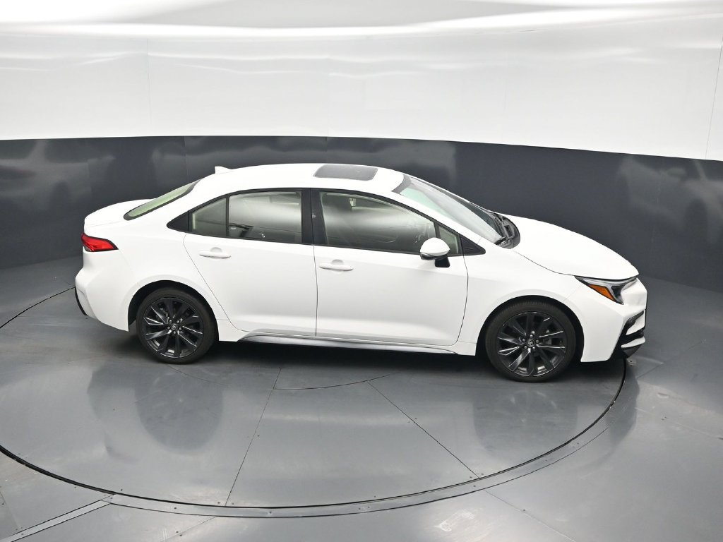 Used 2025 Toyota Corolla SE w/ SE Premium Package FWD image 52