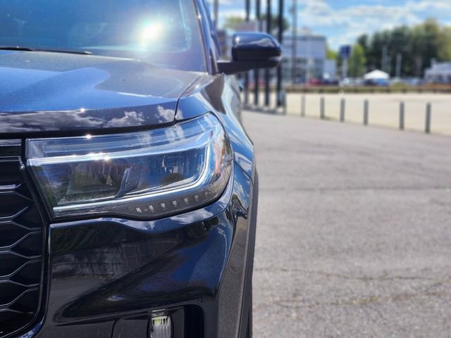 Certified 2025 Ford Explorer ST AWD/4WD image 10