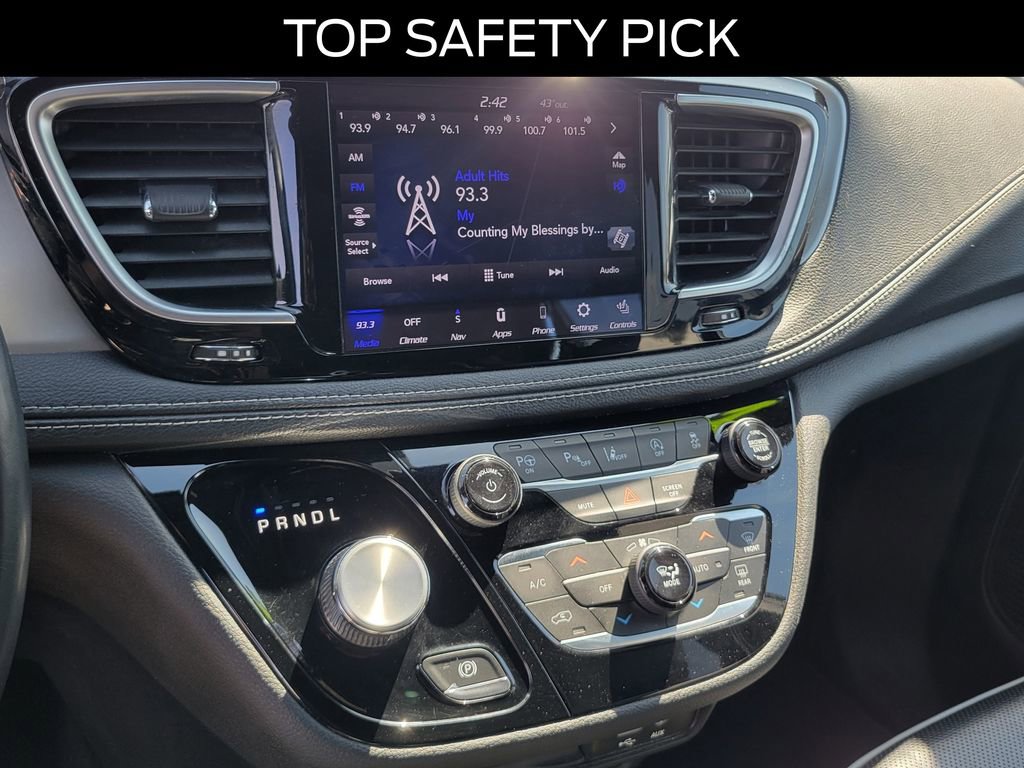 Used 2020 Chrysler Pacifica Limited w/ Advanced Safetytec Group image 24