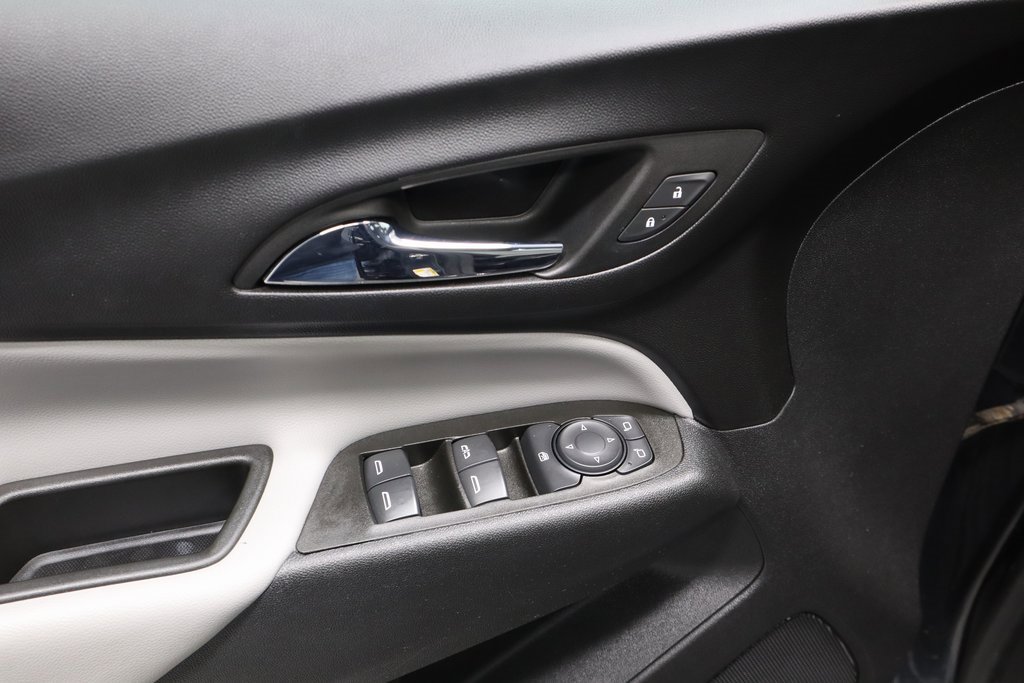 Used 2022 Chevrolet Equinox LS image 20
