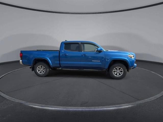 Used 2018 Toyota Tacoma SR5 AWD/4WD image 9