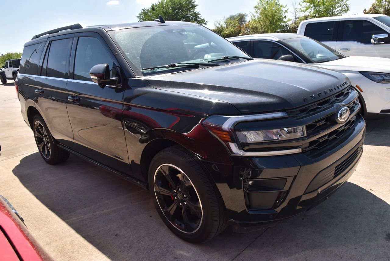 Certified 2023 Ford Expedition Limited image 5