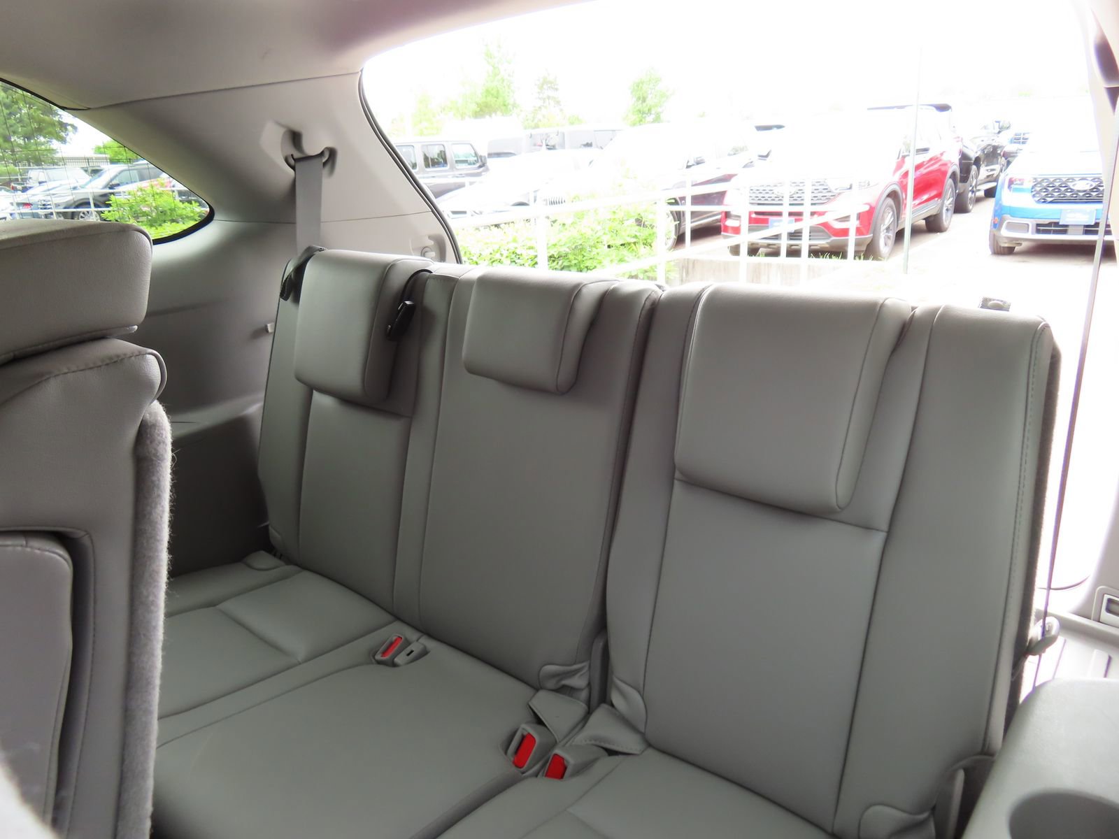 Used 2019 Toyota Highlander XLE AWD/4WD image 32