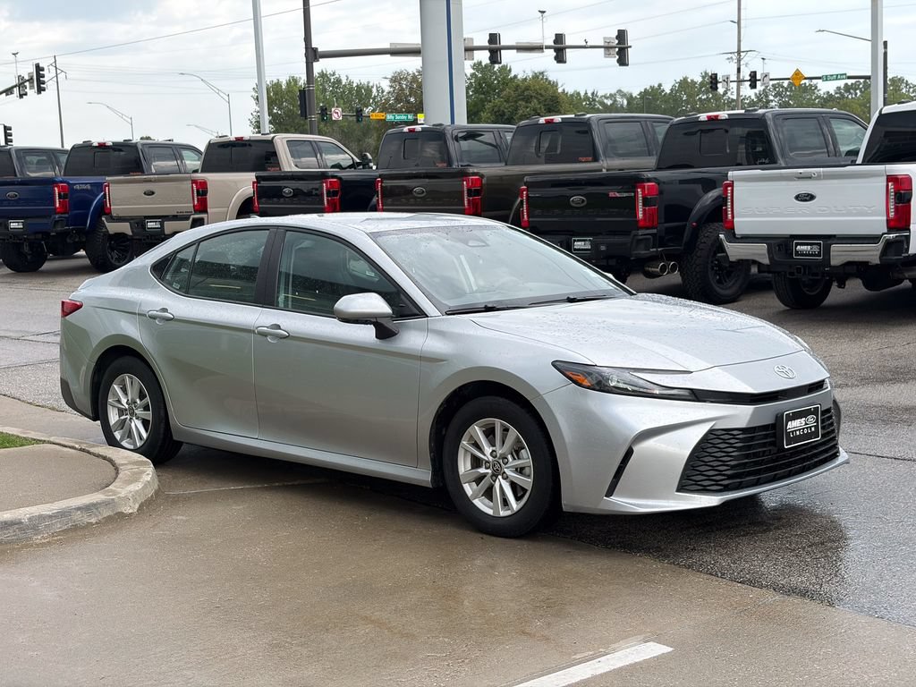 Used 2025 Toyota Camry LE FWD image 7