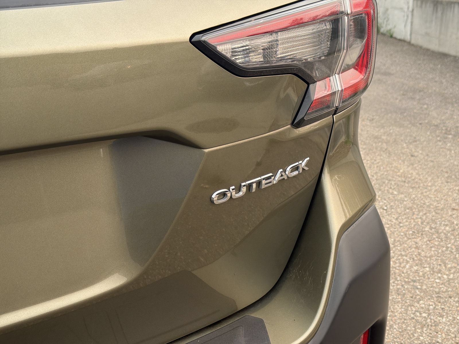 Used 2022 Subaru Outback Limited AWD/4WD image 15