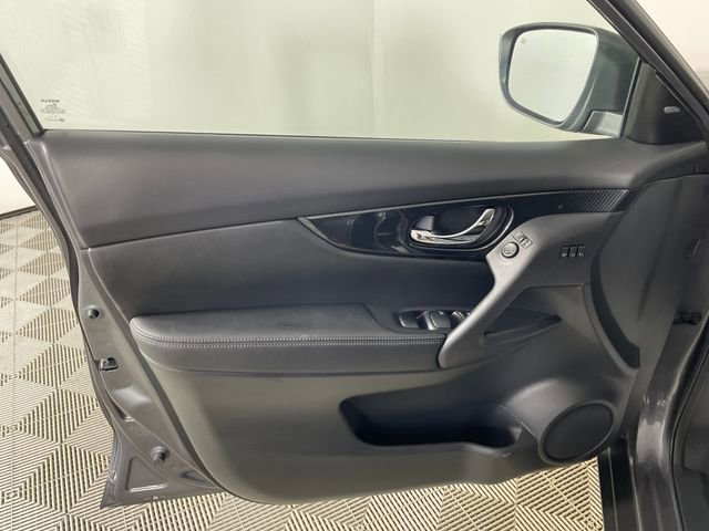 Used 2019 Nissan Rogue SL w/ Premium Package image 20